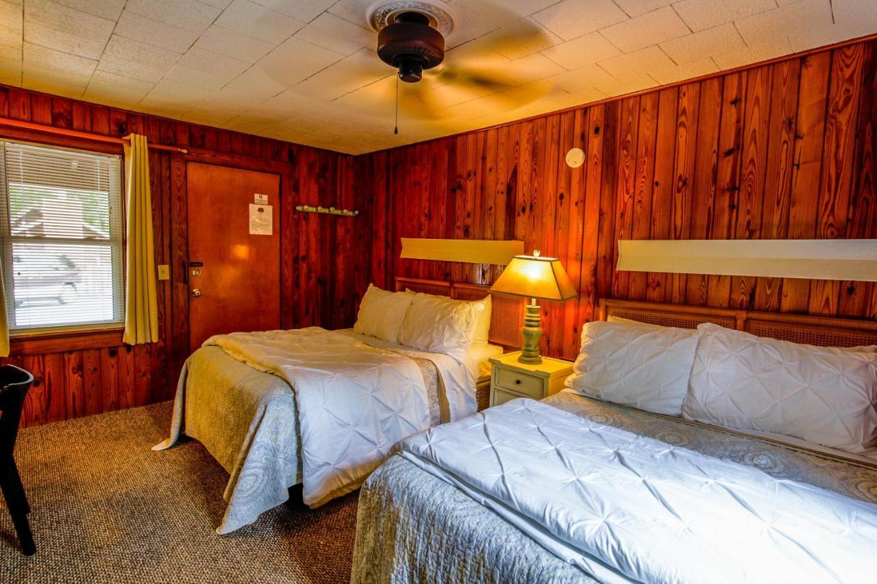 Mountainaire Inn And Log Cabins Блоуінг-Рок Екстер'єр фото