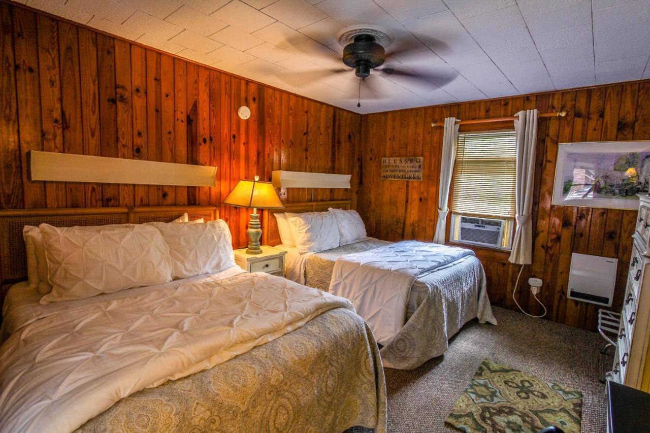Mountainaire Inn And Log Cabins Блоуінг-Рок Екстер'єр фото