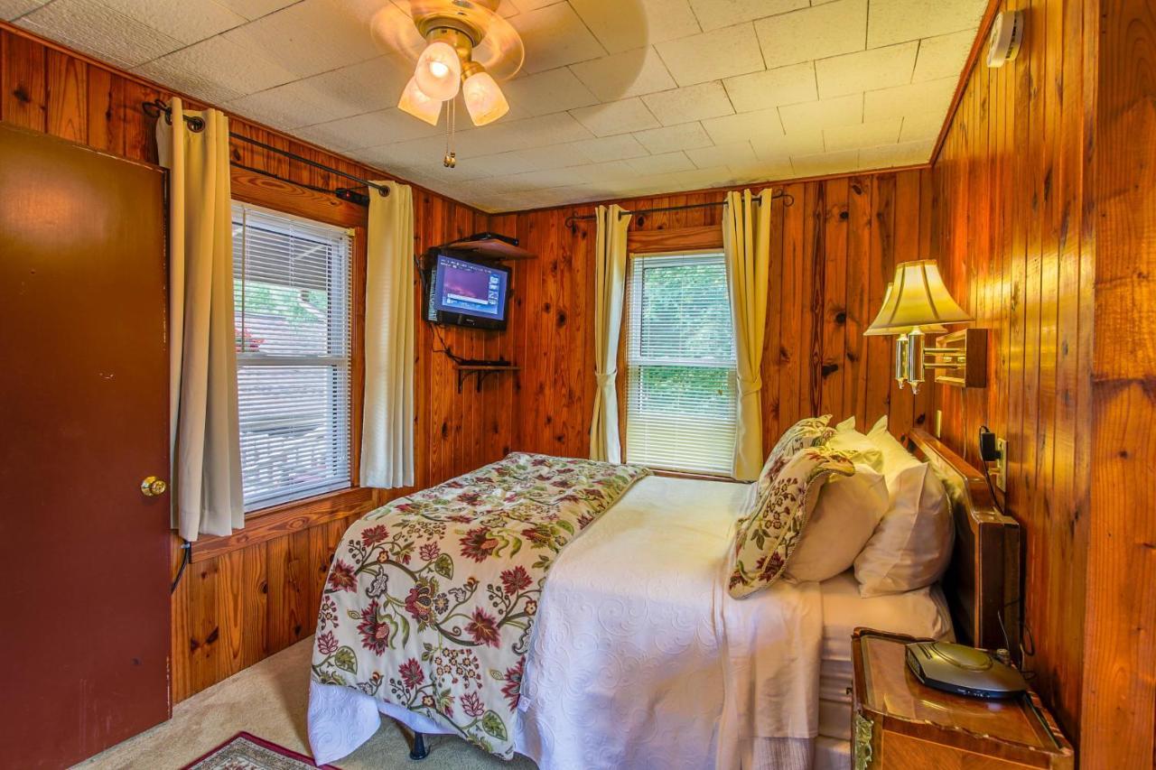 Mountainaire Inn And Log Cabins Блоуінг-Рок Екстер'єр фото