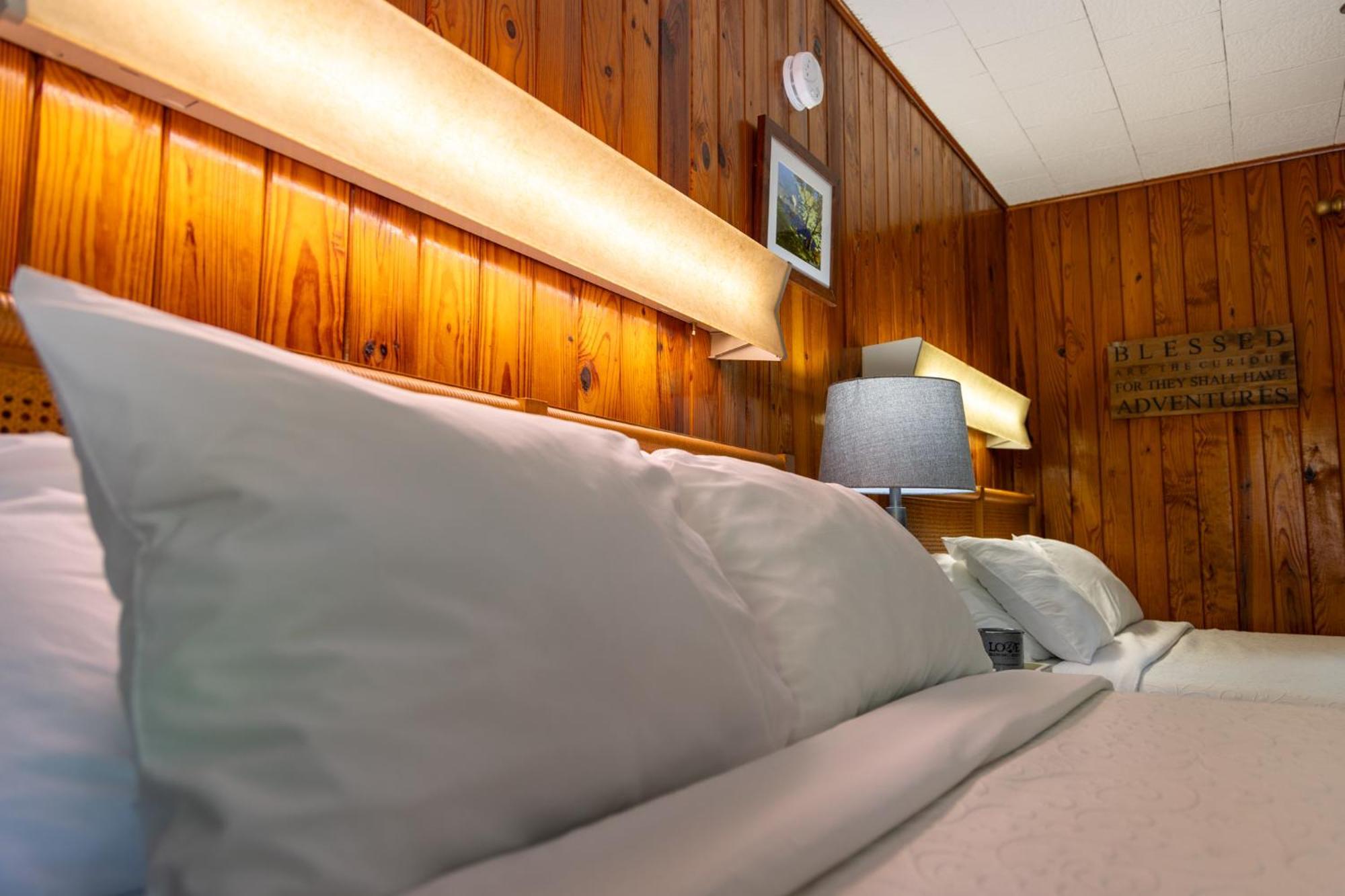 Mountainaire Inn And Log Cabins Блоуінг-Рок Екстер'єр фото