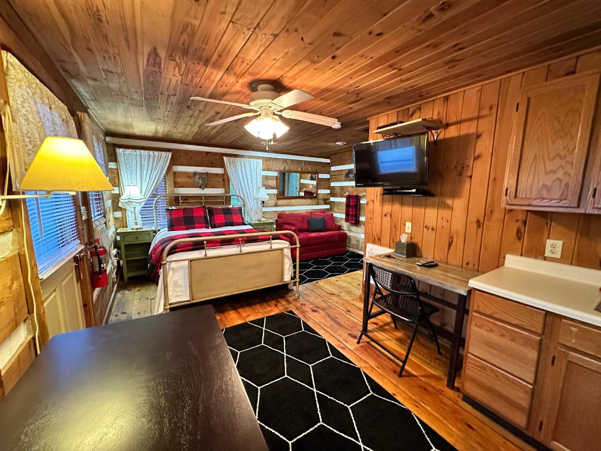 Mountainaire Inn And Log Cabins Блоуінг-Рок Екстер'єр фото